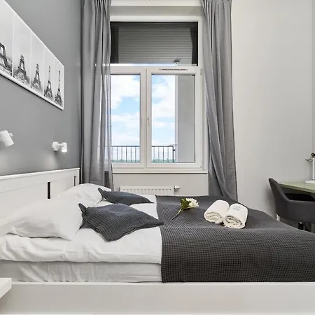 Architektow Avenue Free Parking By Renters Daire *