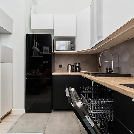 Architektow Avenue Free Parking By Renters Daire
