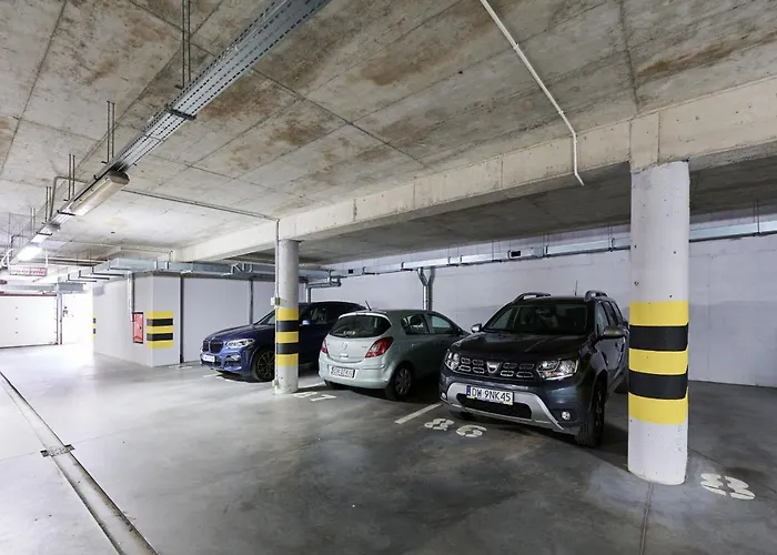 Architektow Avenue Free Parking By Renters *