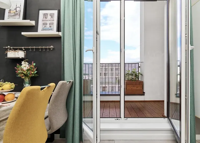 Architektow Avenue Free Parking By Renters *